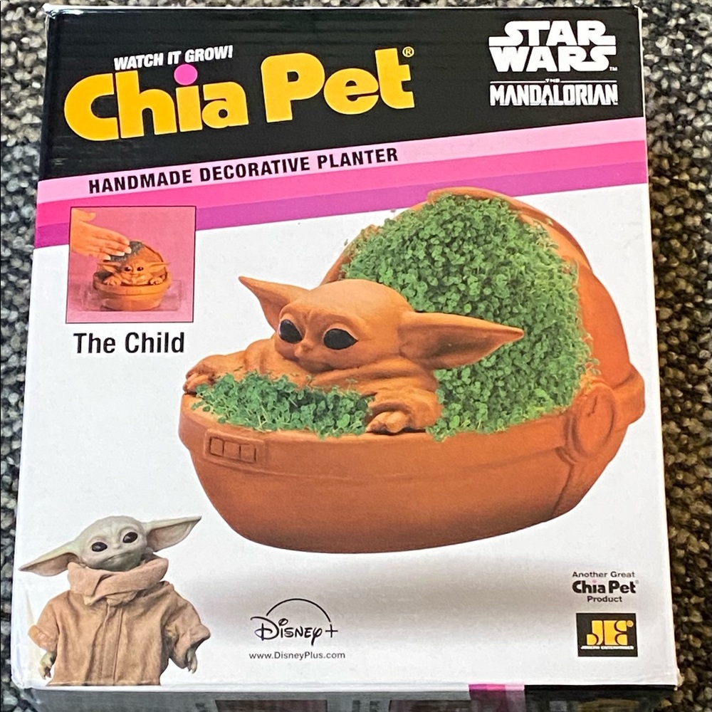 Star Wars CHIA PET Mandalorian Child Watch It Grow
